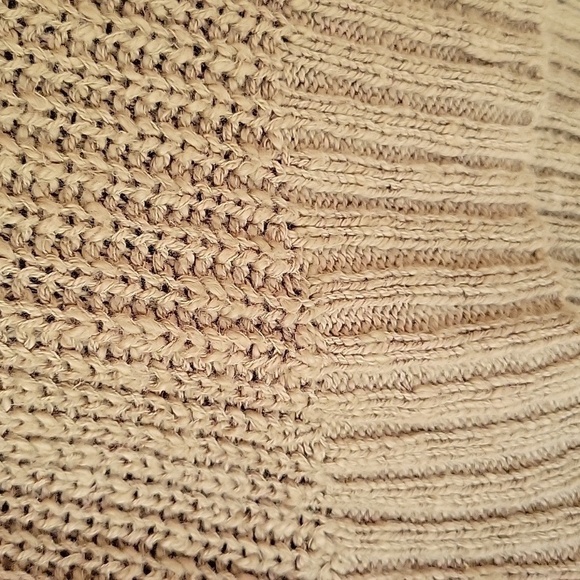 American Eagle Size Small Tan VNeck Oversized Sweater - Picture 2 of 6